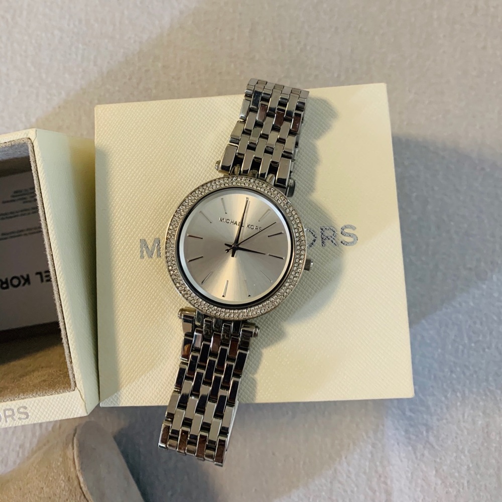 Great Condition Authentic Michael Kors Watch - image 2